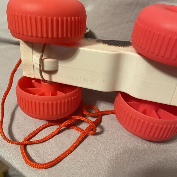 2014 Mattel‎ Fisher Price Little Snoopy pull along dog - Picture 9 of 11